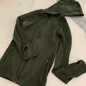 NWT Fabletics Kiley Seamless hooded jacket. SIZE S. Dark Olive. Lightweight.